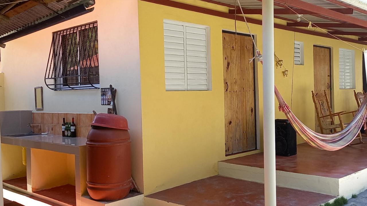 Conrado'S Guesthouse B&B Las Avispas Екстер'єр фото
