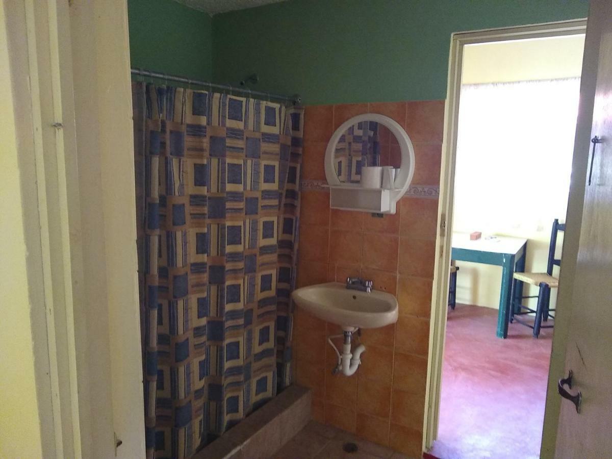 Conrado'S Guesthouse B&B Las Avispas Екстер'єр фото