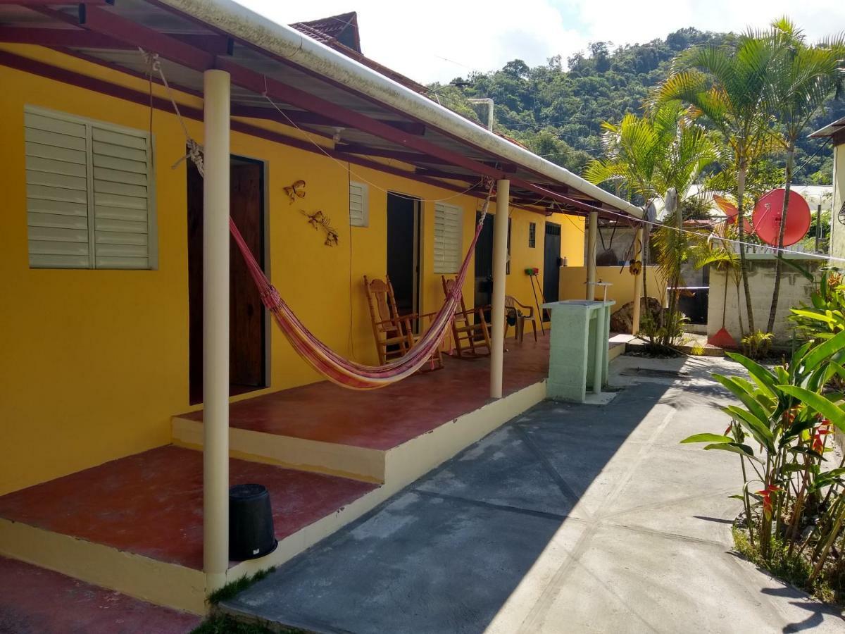 Conrado'S Guesthouse B&B Las Avispas Номер фото